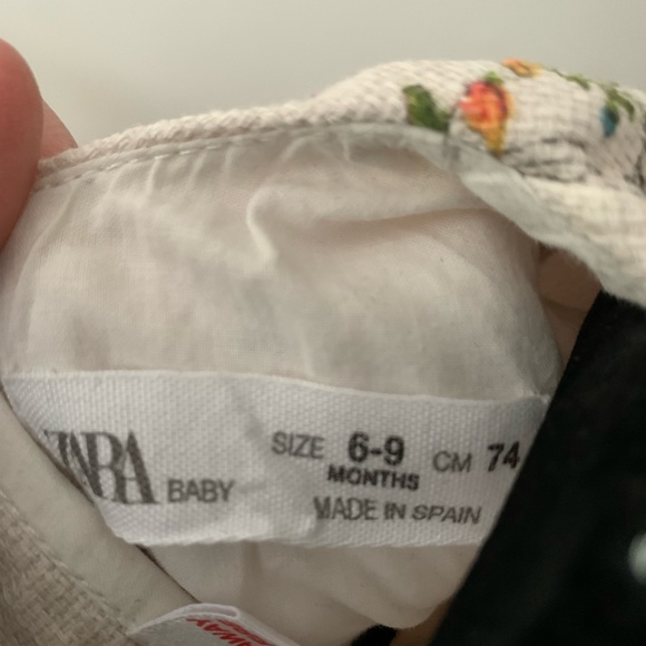 Beautiful floral Zara Baby Dress - Picture 3 of 3